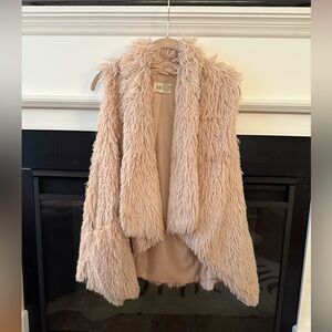 Shaggy Faux Fur Vest in beige